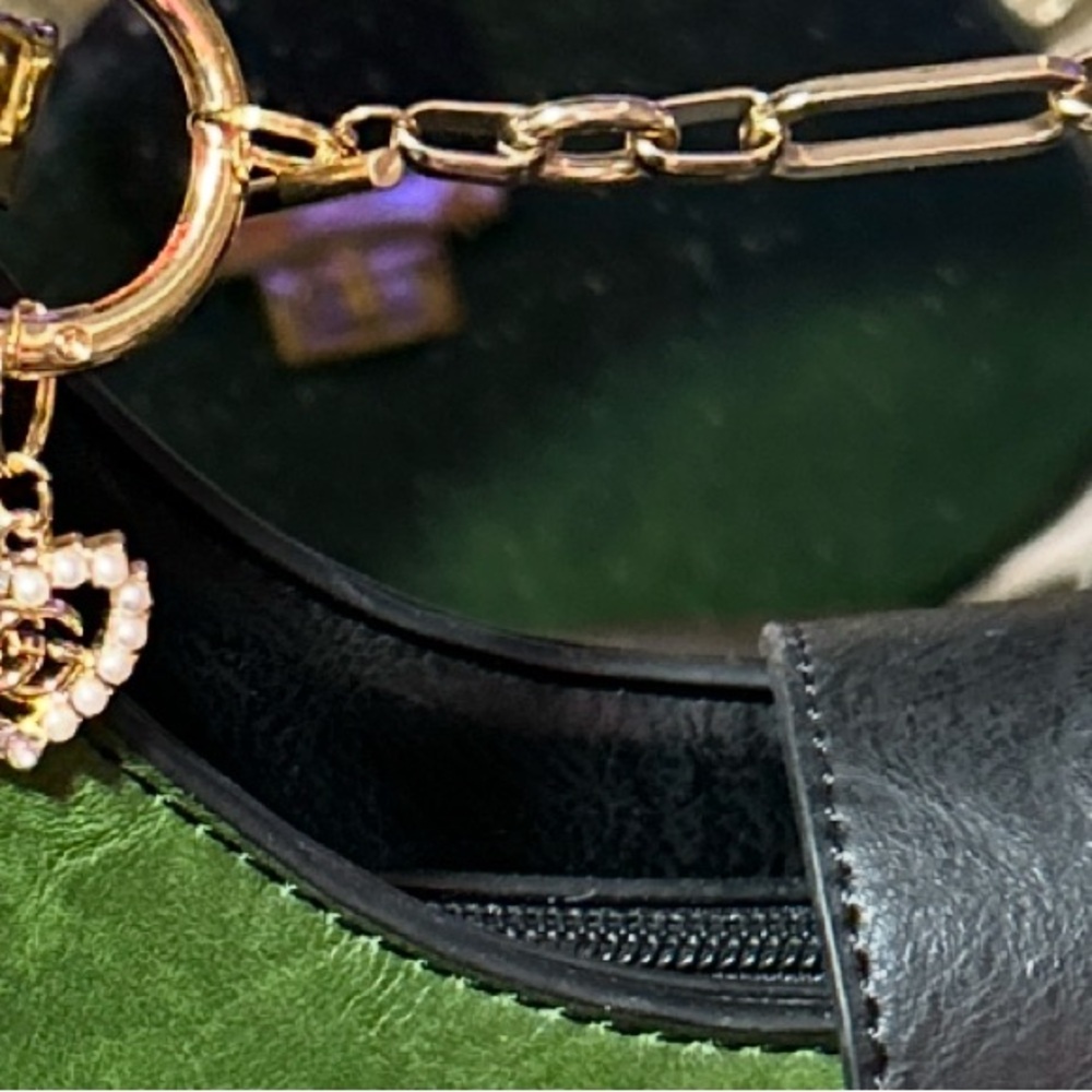 GUCCI CHARM🔥 NWT Bag, paired w/GreenBlackGold Details Charm Chain! 3pc - Picture 11 of 11